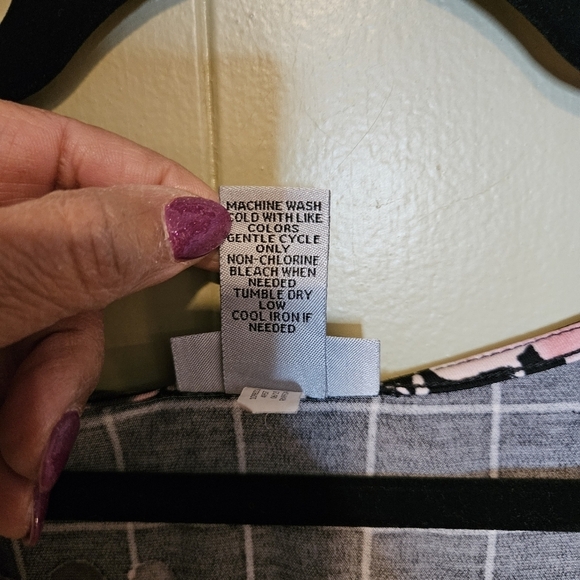 Catherine's Plus-Size 2X Floral Bell Sleeve Top, flowy, stretchy - Picture 6 of 6